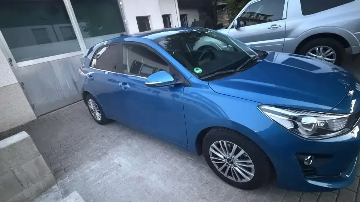 Gebraucht Kia Rio Platinum Edition 120 PS (88 kW) 2023 Blau Kleinwagen