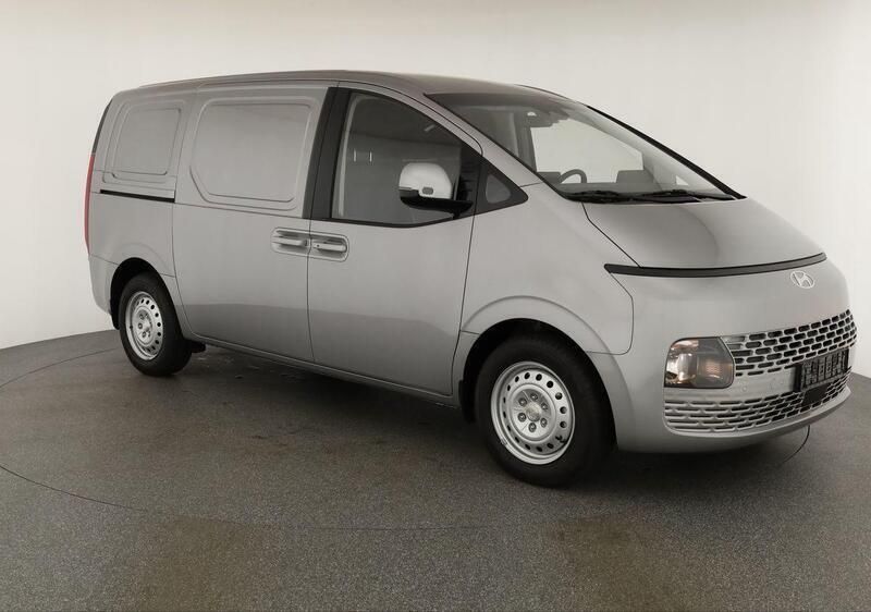 Shimmering silver metallic Neu 2024 Hyundai Staria Trend Van | 34.584 € - Bild 1/4