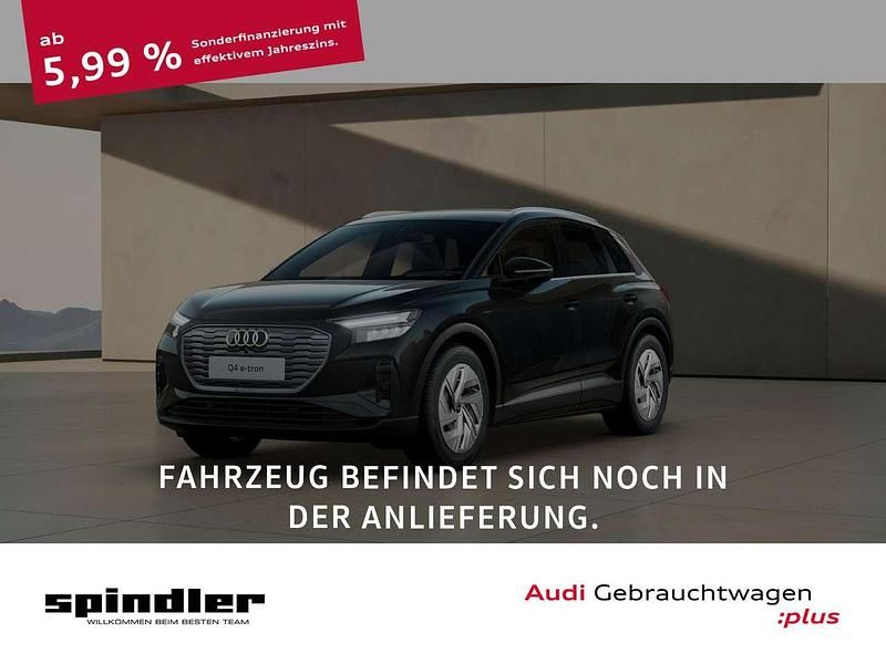 Mythosschwarz metallic Gebraucht 2024 Audi Q4 e-tron Ambiente SUV | 43.980 € (Teuer) - Bild 1/4