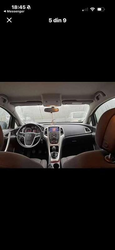 Gebraucht Opel Astra Sport 101 PS (74 kW) 2012 Kombi