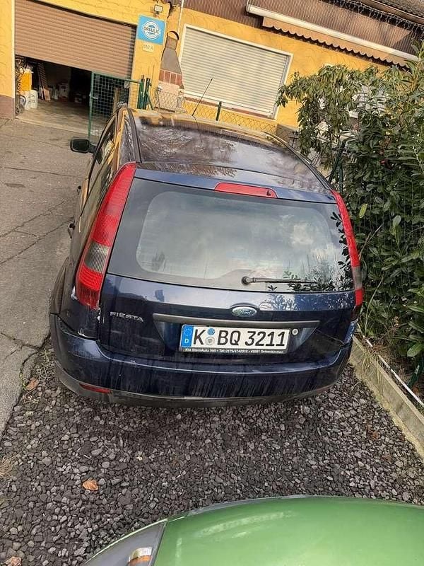 Gebraucht Ford Fiesta 69 PS (50 kW) 2004 Limousine