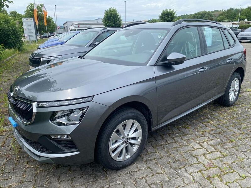 Graphitegrau metallic Neu 2025 Skoda Kamiq Drive SUV | 30.899 € (Fairer Preis) - Bild 1/4
