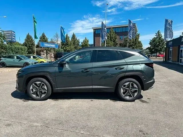 Neu Hyundai Tucson Style 150 PS (110 kW) 2026 Grün SUV