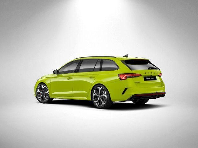 Neu Skoda Octavia RS 265 PS (194 kW) 2025 Mambagrün Kombi