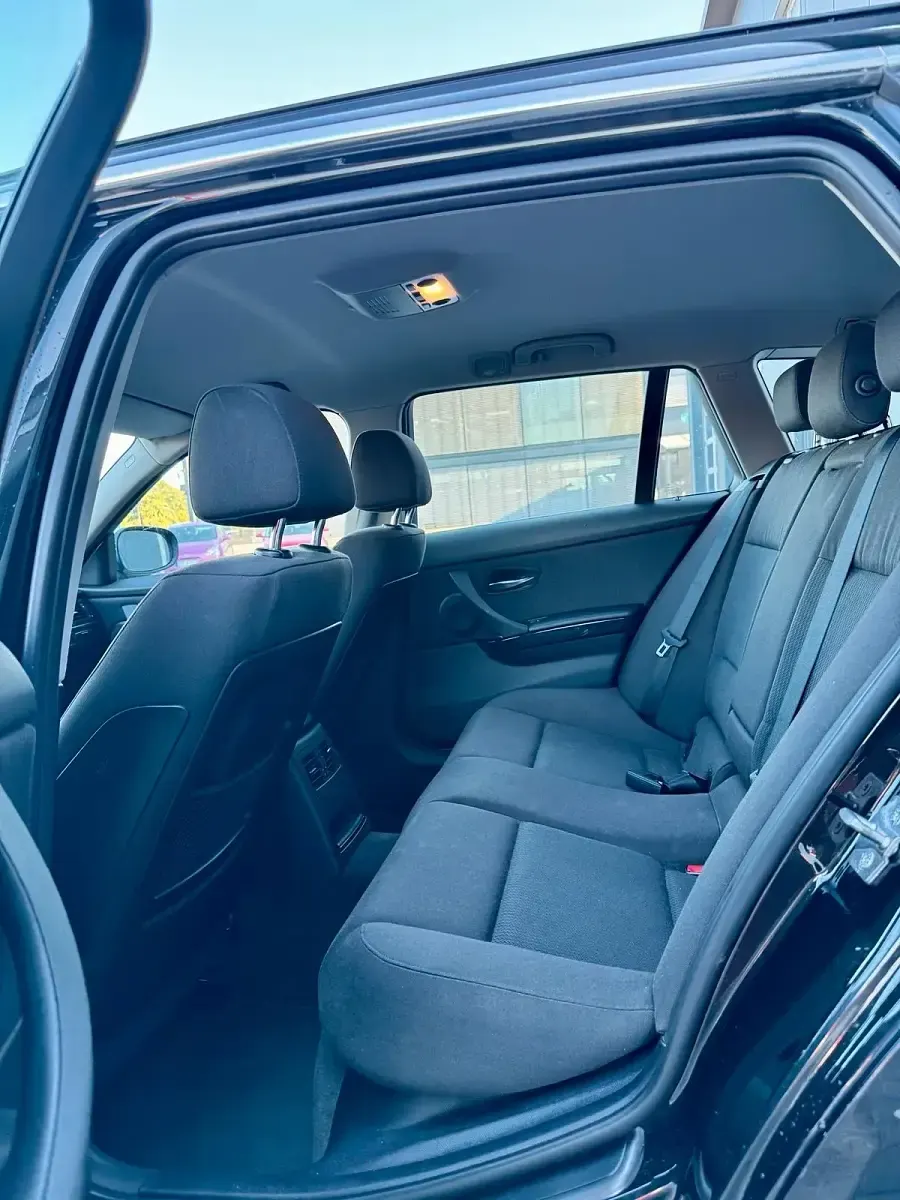 Gebraucht BMW 325 204 PS (150 kW) 2012 Schwarz Kombi
