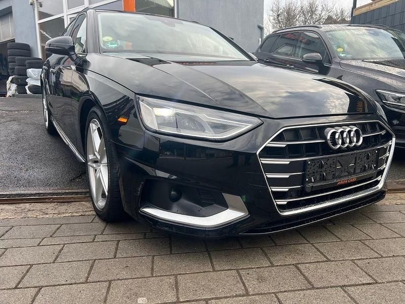 Gebraucht Audi A4 Advanced 204 PS (150 kW) 2022 Schwarz Kombi