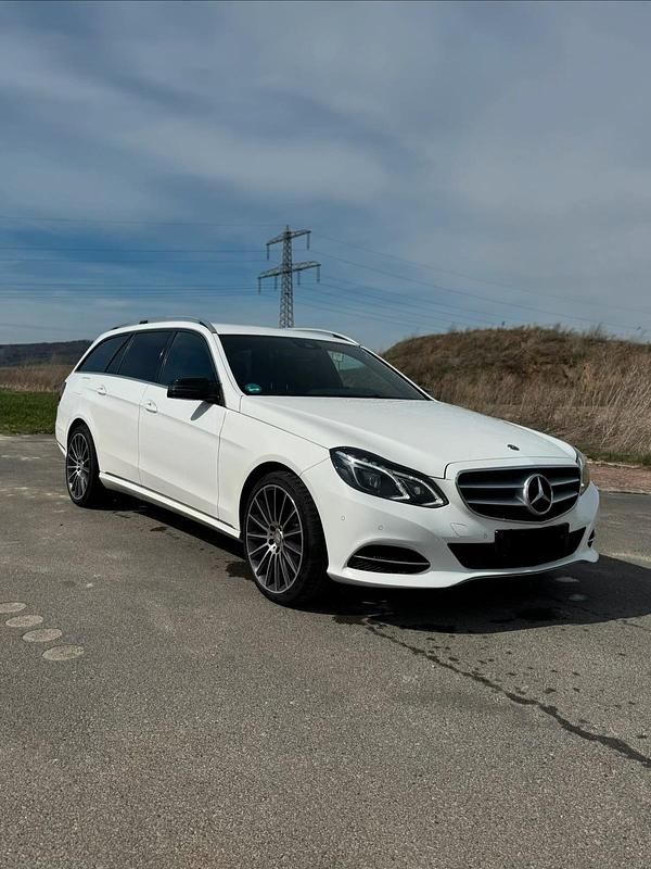 Gebraucht Mercedes E220 170 PS (125 kW) 2013 Weiß Kombi