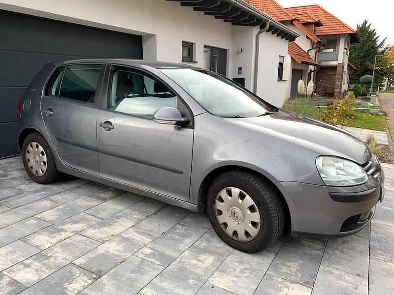 Grau Gebraucht 2005 VW Golf IV Trendline Limousine | 1.400 € (Guter Preis) - Bild 1/2