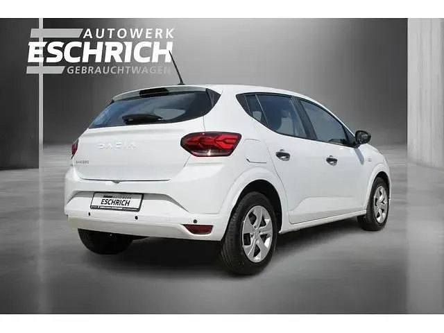 Gebraucht Dacia Sandero Essentiel 91 PS (66 kW) 2024 Weiß Limousine