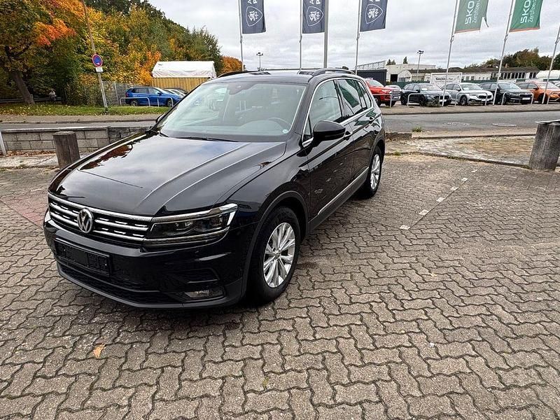 Schwarz Gebraucht 2018 VW Tiguan Comfortline SUV | 15.200 € (Fairer Preis) - Bild 1/4