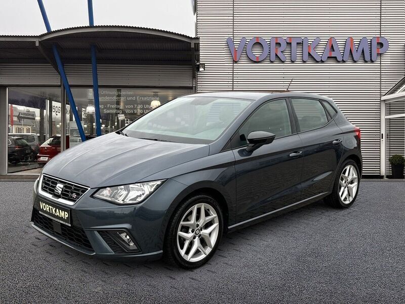 Magnetic tech (grau) Gebraucht 2021 Seat Ibiza FR Limousine | 16.480 € (Fairer Preis) - Bild 1/4