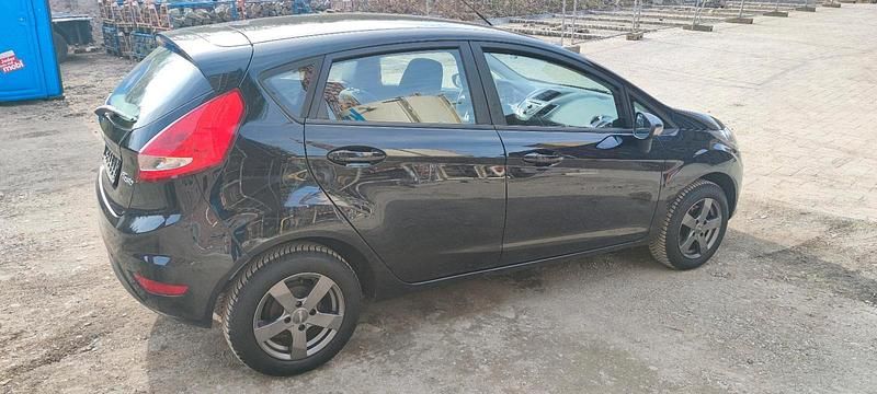 Gebraucht Ford Fiesta 82 PS (60 kW) 2010 Schwarz Kleinwagen