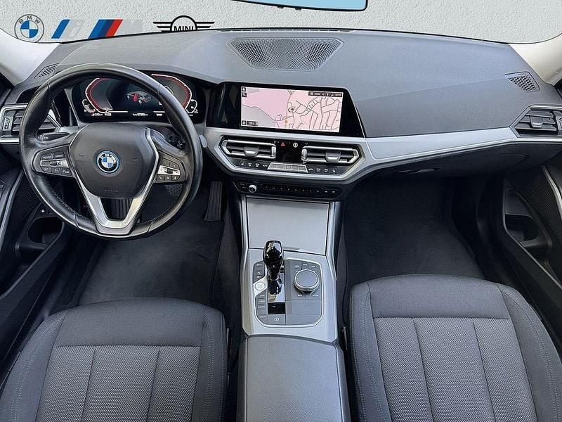 Gebraucht BMW 320e 204 PS (150 kW) 2022 Grau Limousine