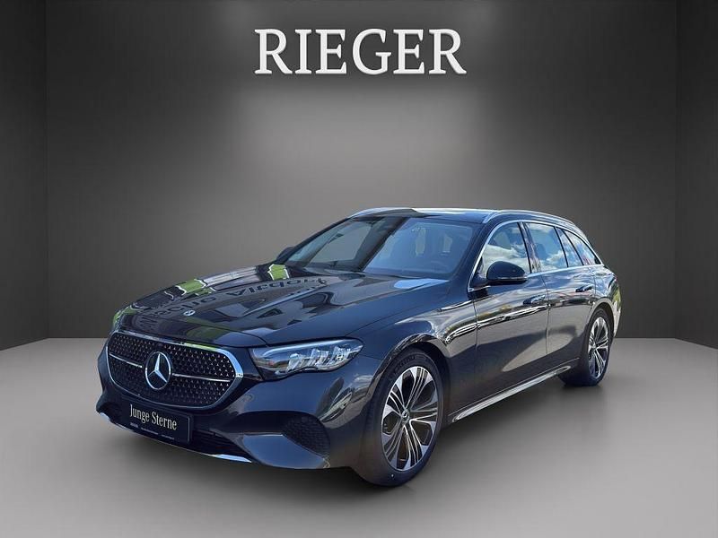 Grau Gebraucht 2024 Mercedes E200 Avantgarde Limousine | 45.590 € (Guter Preis) - Bild 1/4