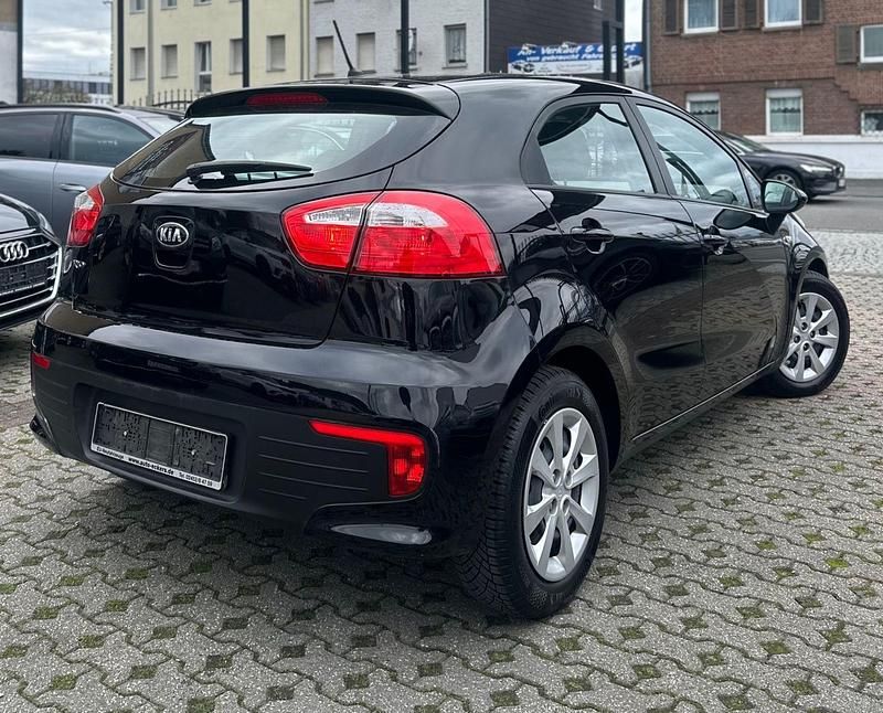 Gebraucht Kia Rio Edition 7 86 PS (63 kW) 2017 Schwarz Limousine