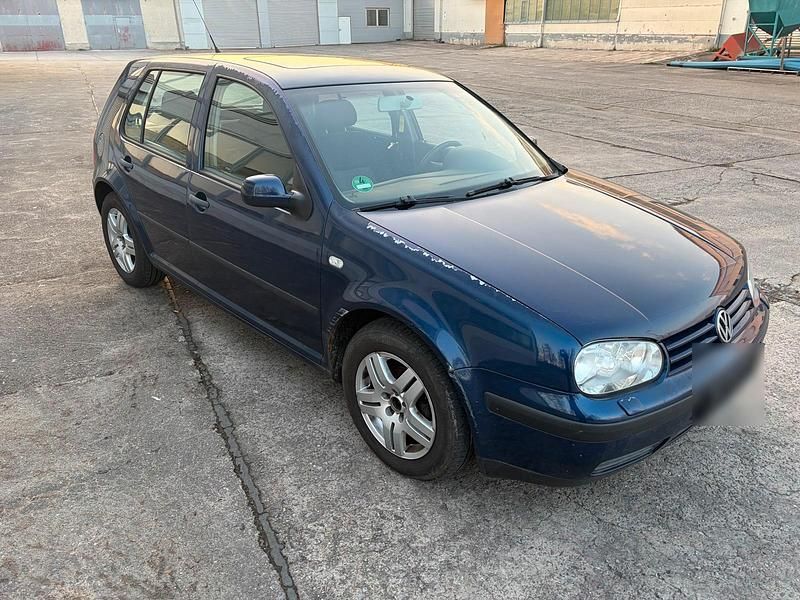 Gebraucht VW Golf IV 105 PS (77 kW) 2002 Blau Kleinwagen