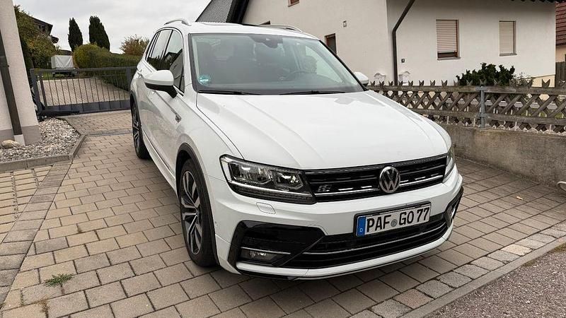 Weiß Gebraucht 2018 VW Tiguan Comfortline SUV | 23.900 € (Etwas zu teuer) - Bild 1/4