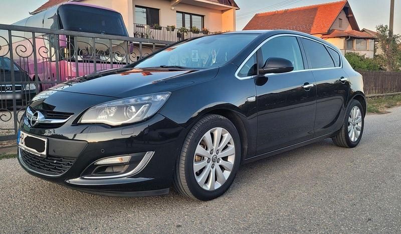 Gebraucht Opel Astra Innovation 131 PS (96 kW) 2013 Schwarz Limousine
