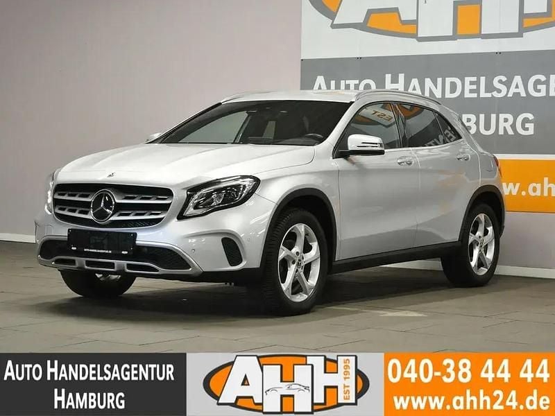 Gebraucht Mercedes GLA200 Urban 156 PS (114 kW) 2019 Silber SUV