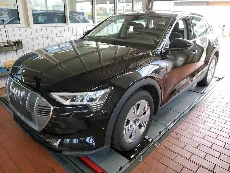 Schwarz Gebraucht 2021 Audi e-tron SUV | 24.390 € (Superpreis) - Bild 1/4