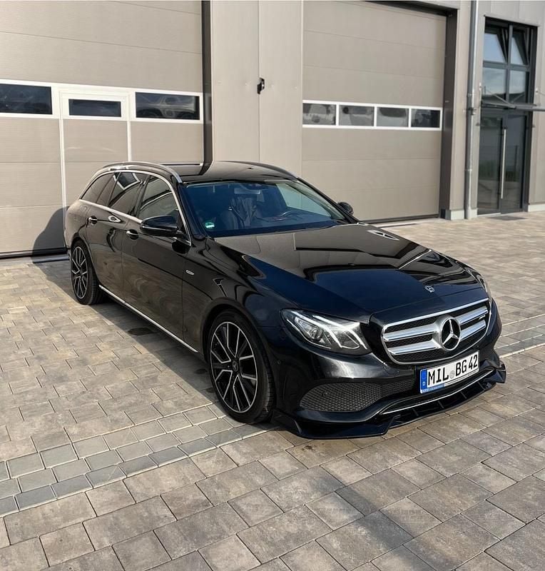 Gebraucht Mercedes E220 194 PS (142 kW) 2018 Schwarz Kombi
