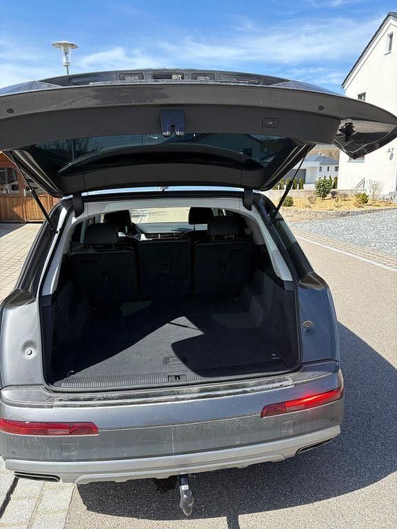 Gebraucht Audi Q7 Ambiente 272 PS (200 kW) 2018 Grau SUV