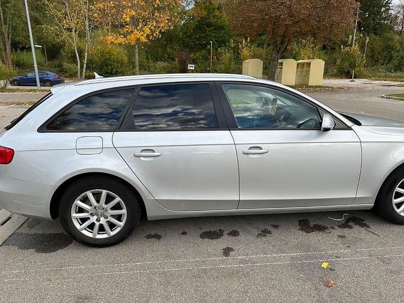 Usata Audi A4 Attraction 143 CV (105 kW) 2012 Grigio Station wagon