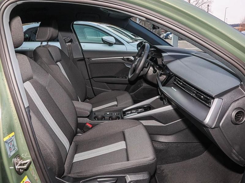 Gebraucht Audi A3 Performance 116 PS (85 kW) 2025 Grün Limousine