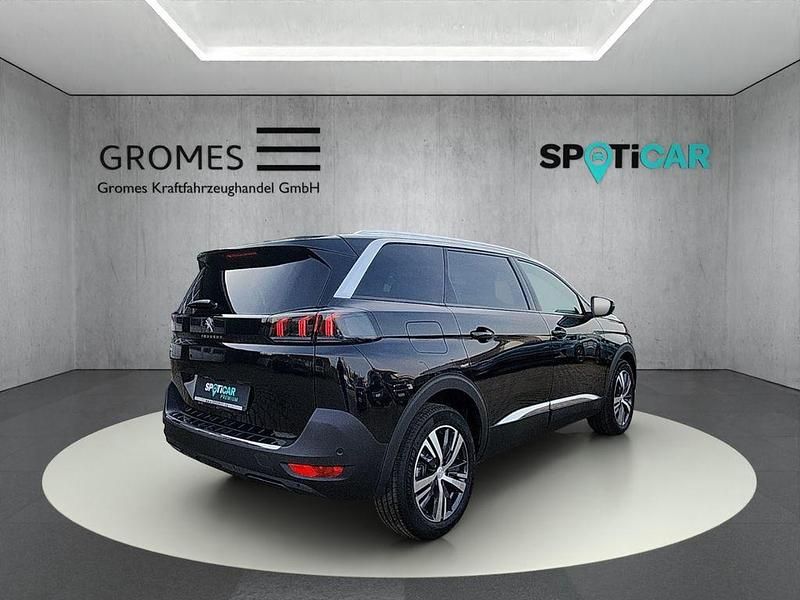 Gebraucht Peugeot 5008 Allure 131 PS (96 kW) 2023 Noir perla nera (metallic) SUV