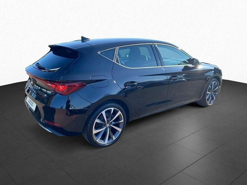 Gebraucht Seat Leon Beats 150 PS (110 kW) 2025 Mitternachtsschwarz Limousine