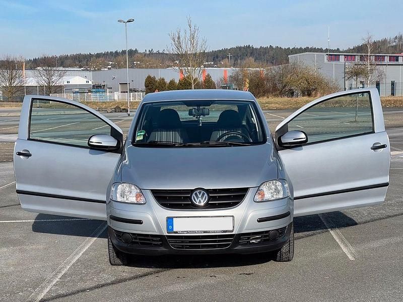 Silber Gebraucht 2007 VW Fox Kleinwagen | 1.900 € (Fairer Preis) - Bild 1/4