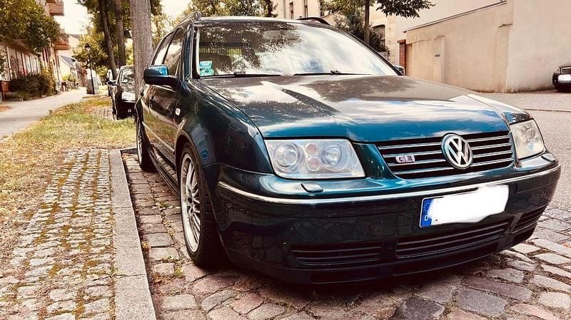 Grün Gebraucht 2001 VW Bora Limousine | 3.800 € (Teuer) - Bild 1/4