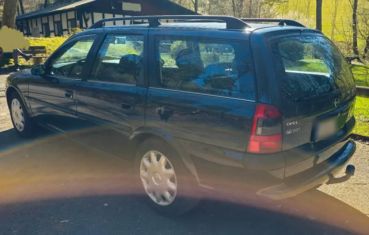 Gebraucht Opel Vectra 116 PS (85 kW) 1997 Blau Kombi