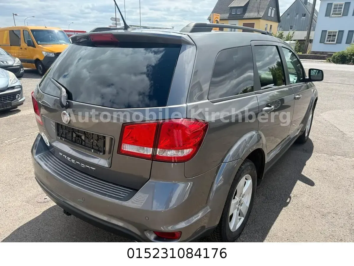 Gebraucht Fiat Freemont Urban 170 PS (125 kW) 2012 Braun SUV