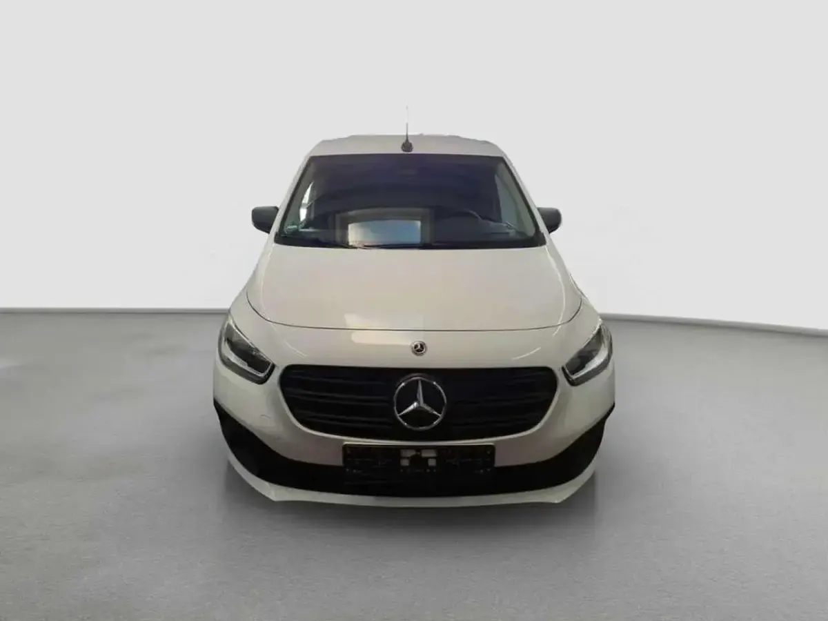 Gebraucht Mercedes eCitan 89 kW (122 PS) 2024 Weiß Van / Kleinbus