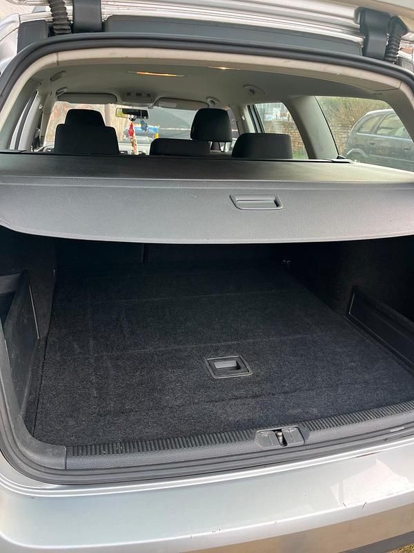 Gebraucht VW Passat 140 PS (102 kW) 2010 Silber Kombi