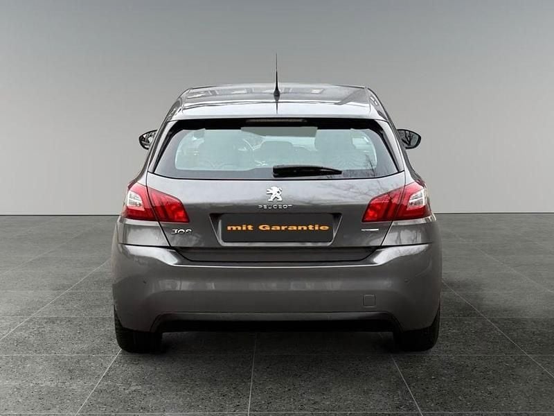 Gebraucht Peugeot 308 Active 131 PS (96 kW) 2016 Grau Limousine