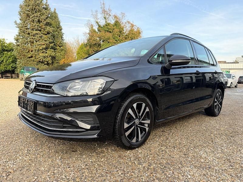 Schwarz Gebraucht 2019 VW Golf Sportsvan IQ Drive Van / Kleinbus | 14.990 € (Fairer Preis) - Bild 1/4