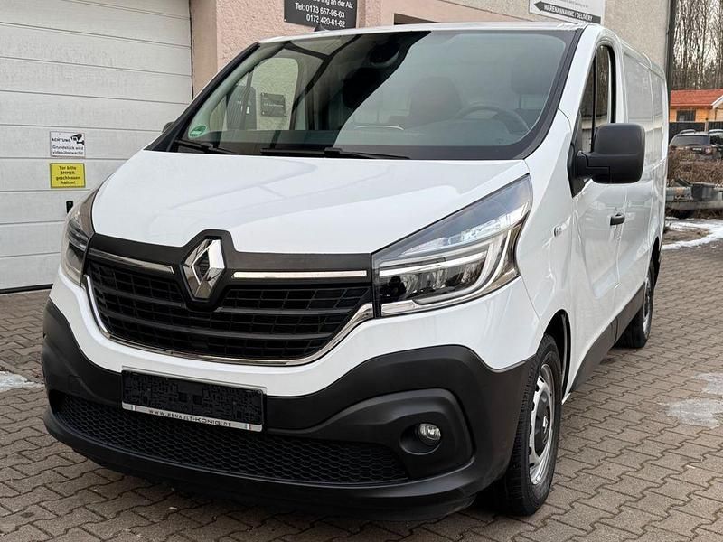 Gebraucht Renault Trafic Komfort 145 PS (106 kW) 2020 Weiß Van / Kleinbus