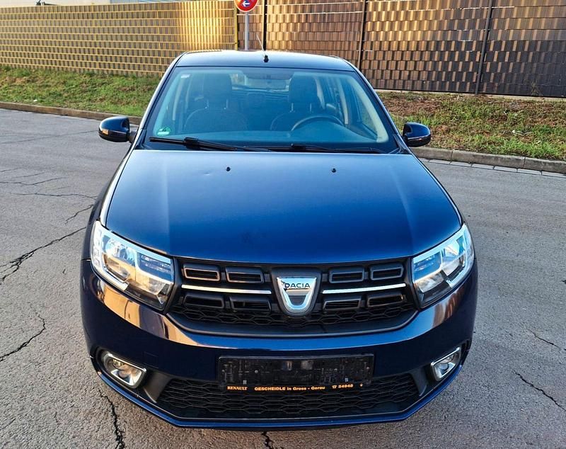 Gebraucht Dacia Sandero Lauréate 90 PS (66 kW) 2017 Blau Kleinwagen