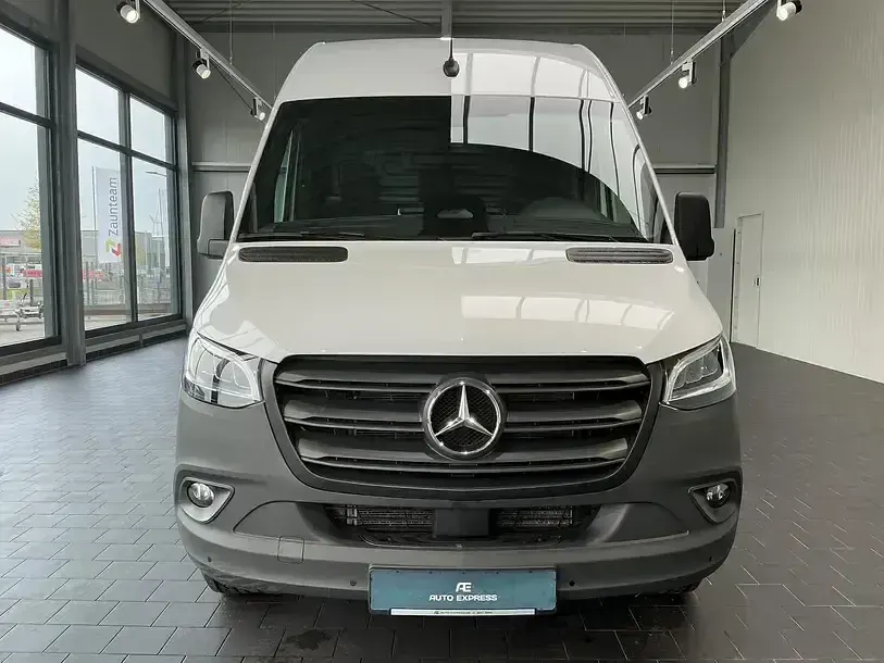 Używany Mercedes Sprinter 170 KM (125 kW) 2024 Biały Van