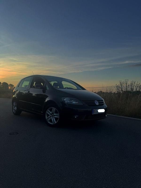 Schwarz Gebraucht 2008 VW Golf Plus Van / Kleinbus | 2.800 € (Fairer Preis) - Bild 1/4