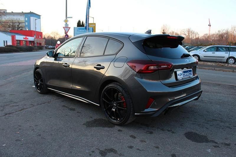 Gebraucht Ford Focus ST 280 PS (205 kW) 2022 Magneticgrau metallic Limousine