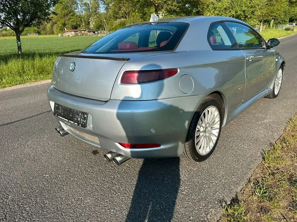 Occasion Alfa Romeo GT 166 ch (122 kW) 2005 Argent Coupé