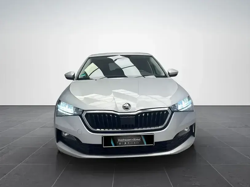 Gebraucht Skoda Scala Drive 110 PS (80 kW) 2021 Brilliantsilber (metallic) Kleinwagen