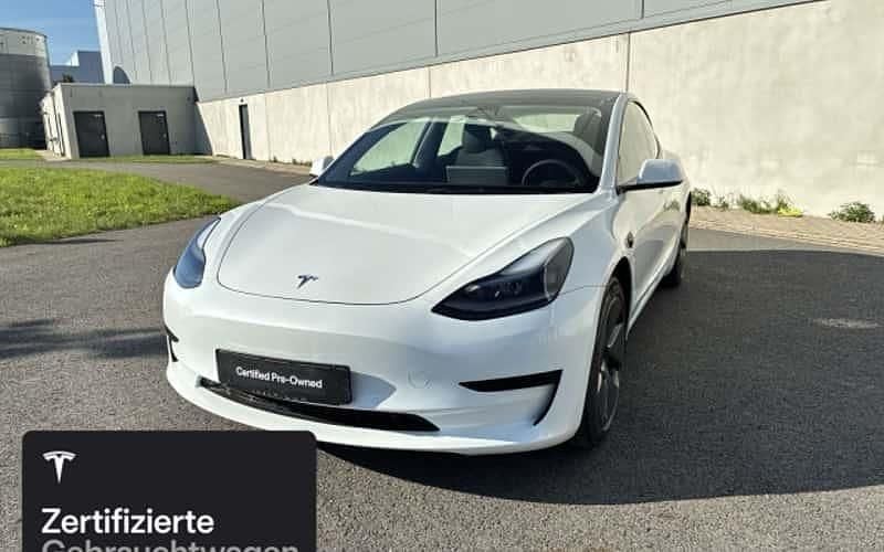 Weiß Gebraucht 2021 Tesla Model 3 RWD Limousine | 24.900 € (Fairer Preis) - Bild 1/4
