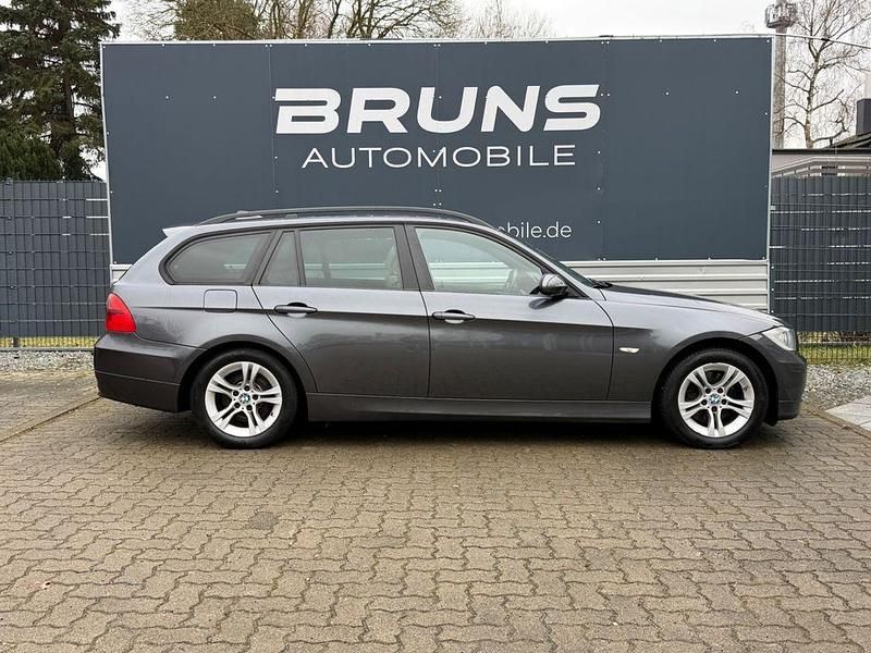 Gebraucht BMW 320 177 PS (130 kW) 2008 Sparkling graphite metallic (metallic) Kombi