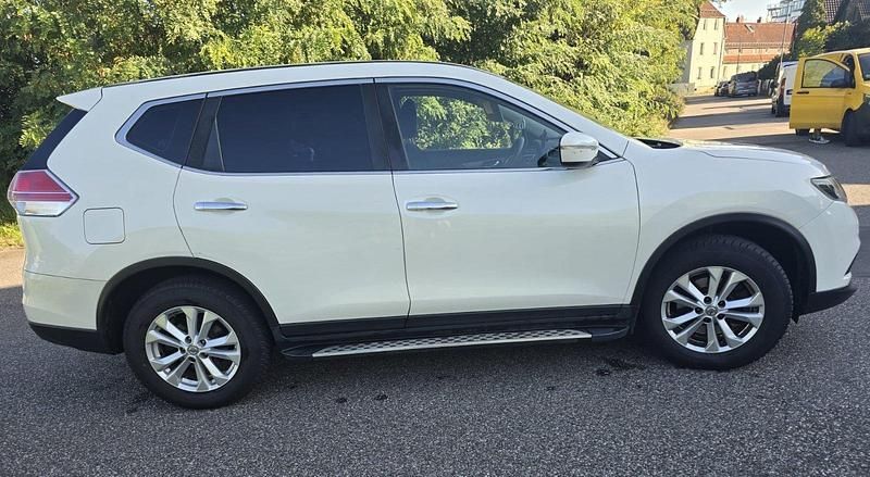Weiß Gebraucht 2016 Nissan X-Trail SUV | 12.400 € (Etwas zu teuer) - Bild 1/4