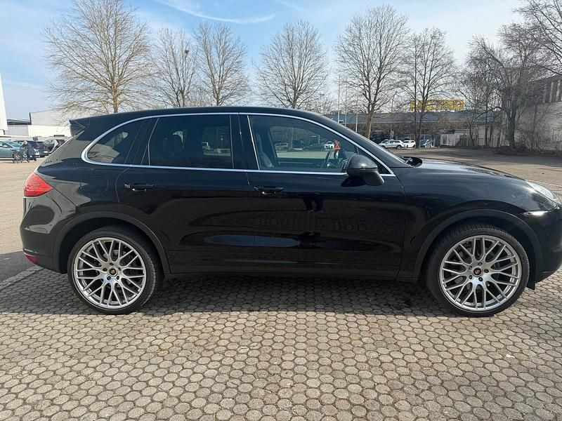 Gebraucht Porsche Cayenne 240 PS (176 kW) 2011 Schwarz SUV