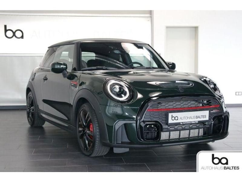 Gebraucht Mini John Cooper Works 231 PS (169 kW) 2024 Rebel green uni Kleinwagen